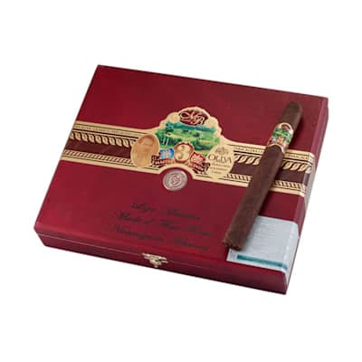 Oliva Master Blends 3 Churchill Natural