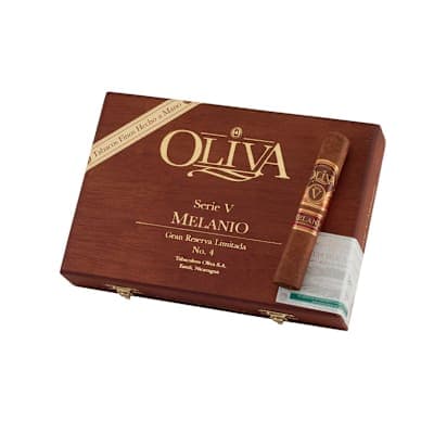 Oliva Serie V Melanio Petit Corona Natural